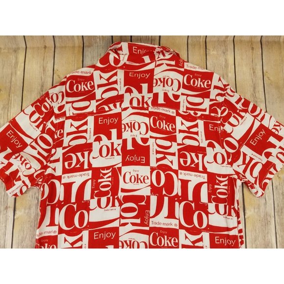 Vintage Re-Mastered Coca-Cola Men’s S/S Button Front Shirt Size M Red B83 - Picture 9 of 10